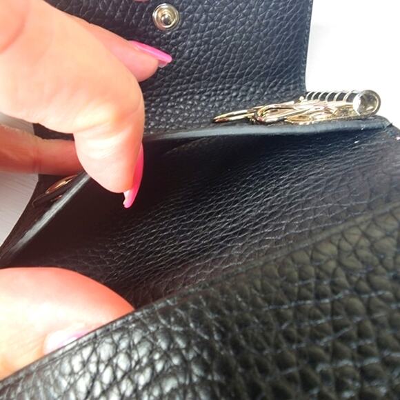 Gucci Black Pebbled Leather Silver Six Key Holder EUC - Picture 12 of 16